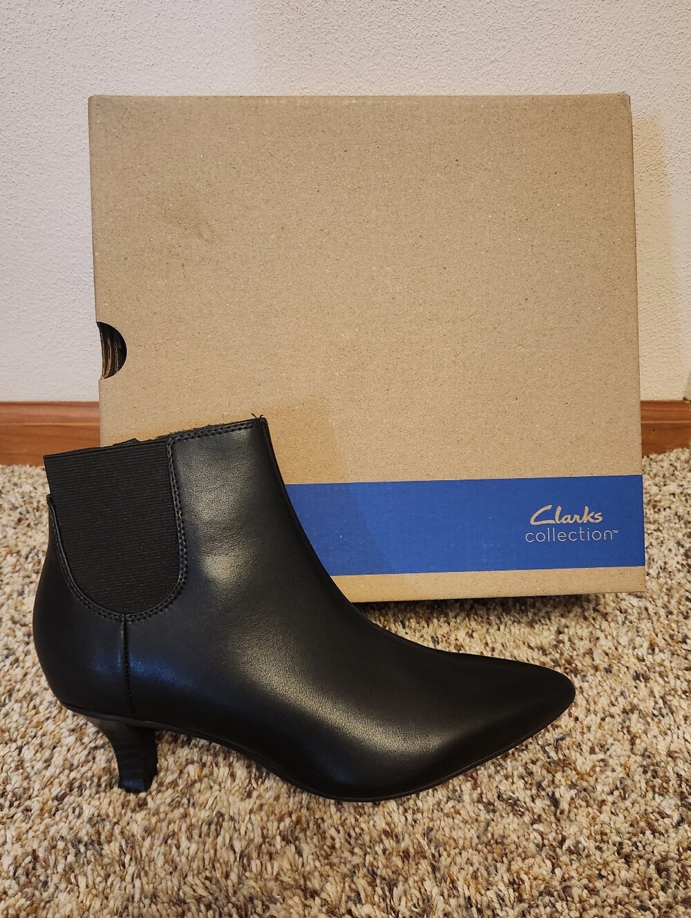 Clarks KEPLEY ERIN black Leather Bootie Size 6.5 NWT